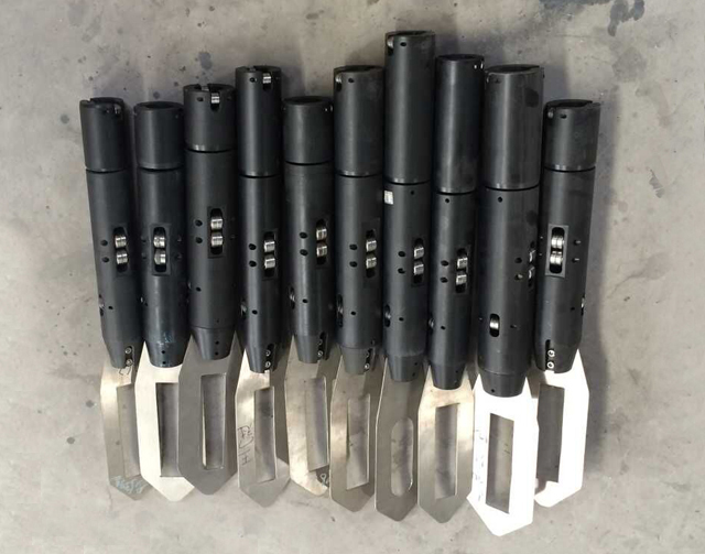 macchine etichettatrici a manicotto centrale.jpg