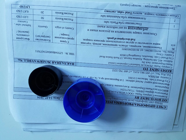 campioni di tappi foto primo piano.jpg