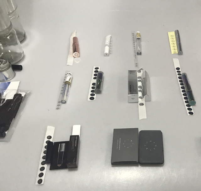 etichette e prodotti cosmetici rossetto.jpg