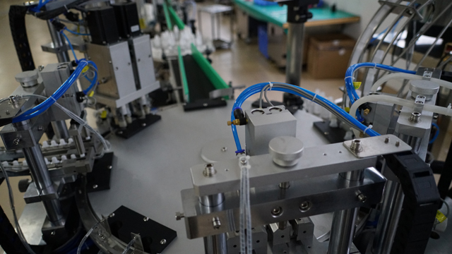 tappatrice riempitrice rotativa.jpg