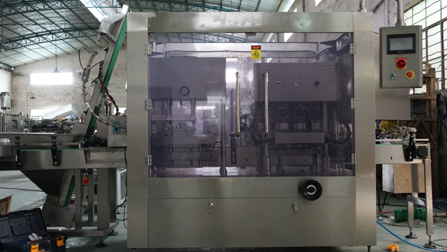 tappatura automatica sottovuoto.jpg