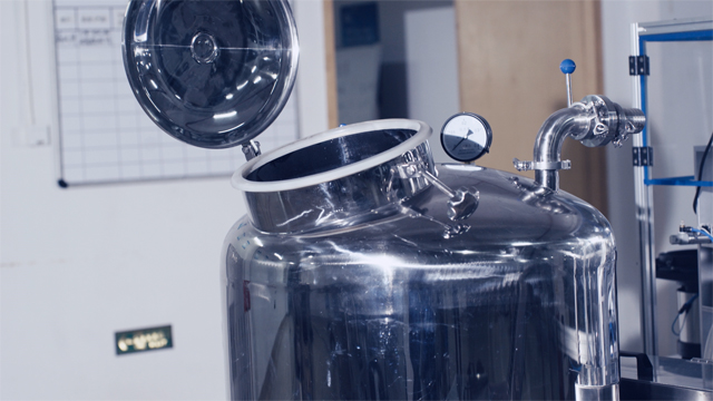 serbatoio di stoccaggio in acciaio inox per gel.jpg