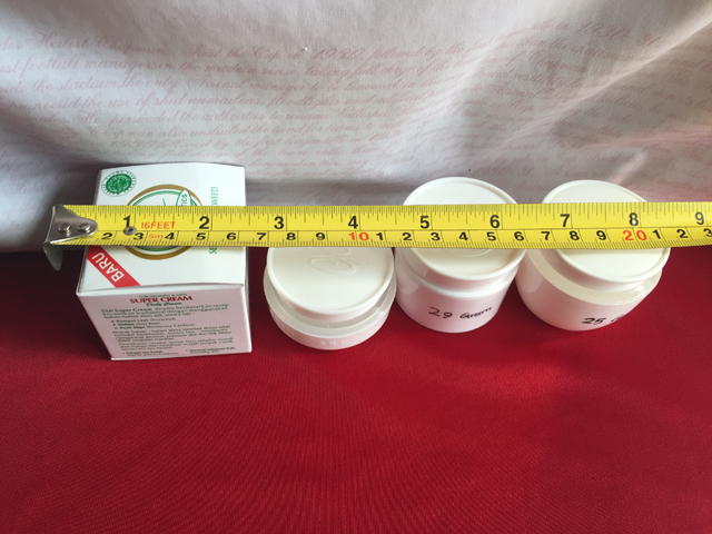 riempimento barattoli campioni.jpg