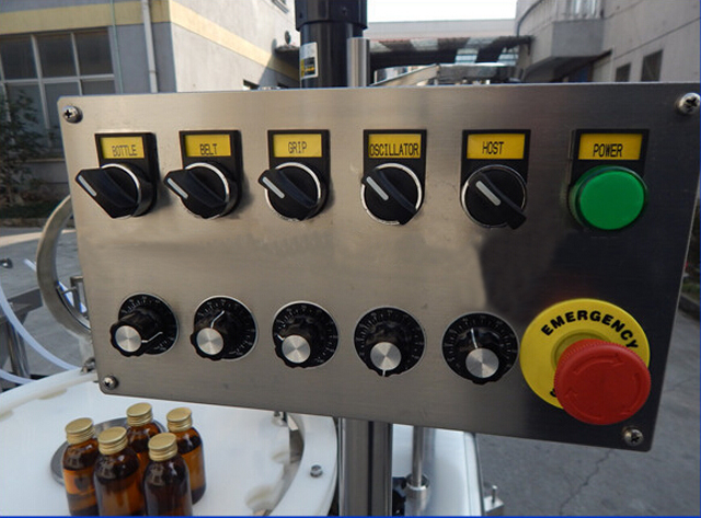 buttons for capping machine pulsante di controllo per la macchina tappatrice.jpg