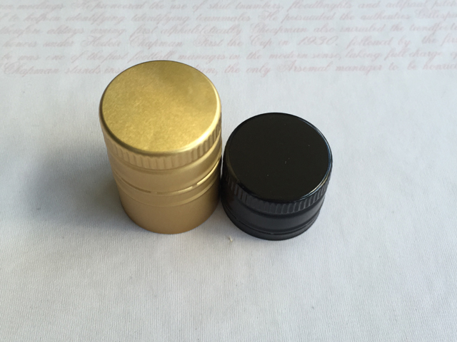 screw caps tappi metallici.jpg