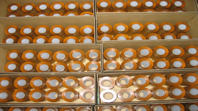 campioni di nastri dopo l'etichettatura termoretraibile.png