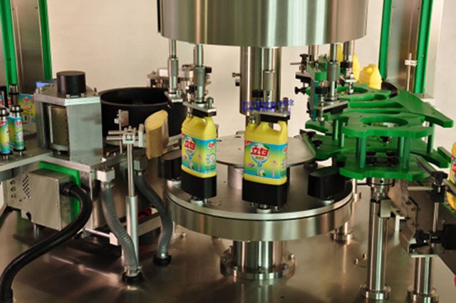 etichettatrice hot melt.jpg