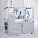 Macchina di sigillatura ad ultrasuoni per il riempimento automatico di pompe in ceramica per tubi a strisce
