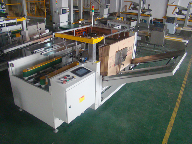 fabbrica automatica di erettori di scatole.JPG