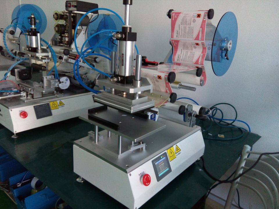 labeling machines macchine per etichettatura di sacchetti personalizzate per Jacob.jpg