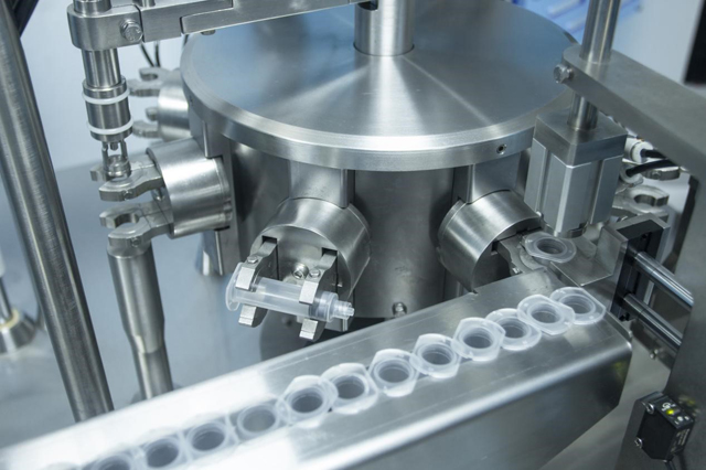 linea di riempimento siringhe (5).jpg