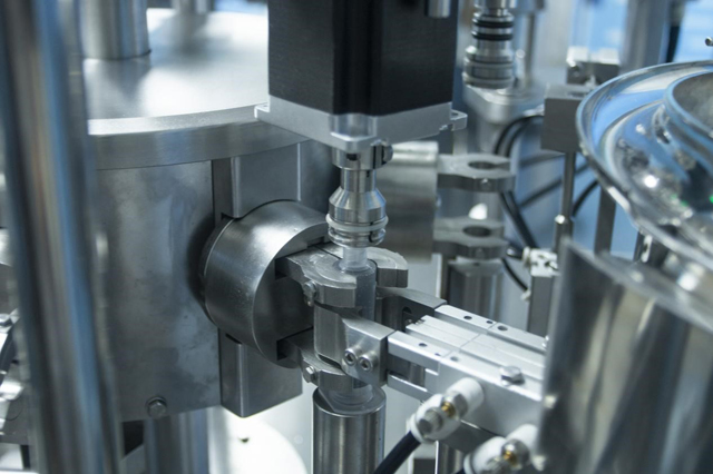 linea di riempimento siringhe (6).jpg