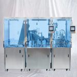 Macchina di riempimento e tappatura per assemblaggio di siringhe preriempite farmaceutiche