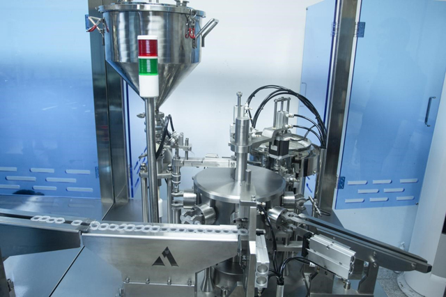 linea di riempimento siringhe (2).jpg