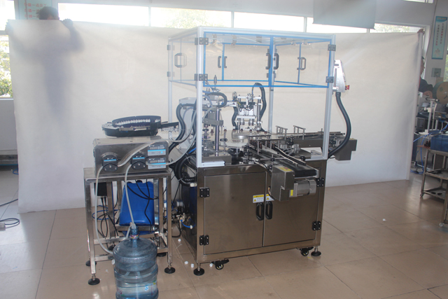 tappatrice riempitrice