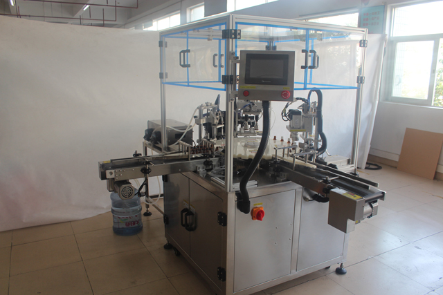 immagini reali di riempimento tappatura etichettatura.jpg