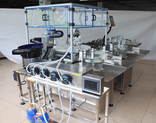 immagini reali di riempimento tappatura etichettatura.jpg