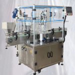 Attrezzatura per tappatura rotativa di bottiglie di succo di plastica con alimentatore elevatore per coperchi