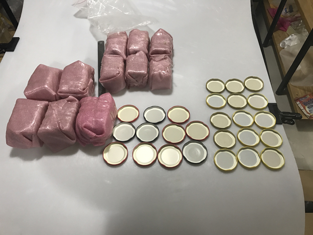 tappi e bottiglie barattoli per tappatura sottovuoto.jpg