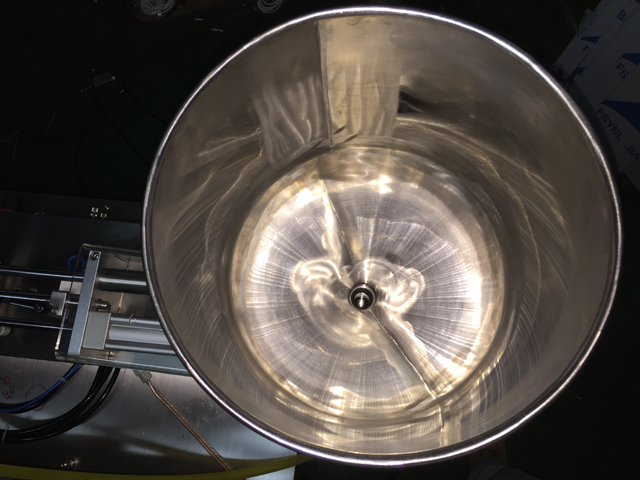 filling hopper for filling sealing tramoggia di riempimento per sigillatrice ad ultrasuoni filler.jpg