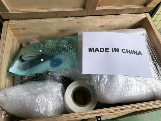 wooden case packaging for labeling machine imballaggio in cassa di legno per macchine etichettatrici.jpg