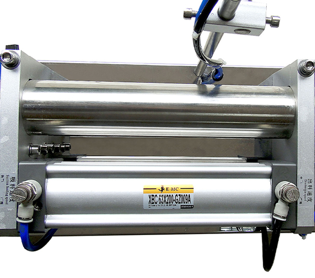 pneumatic filling machine manual for liquid cosmetic field macchine riempitrici per cliente USA (3).jpg