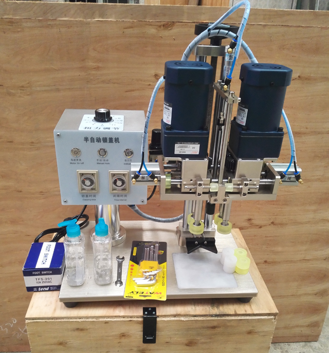 macchina tappatrice a vite.jpg