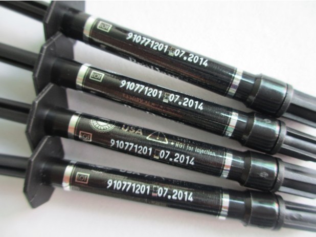 labeling printer machine for syringes stampa etichetta siringa.jpg