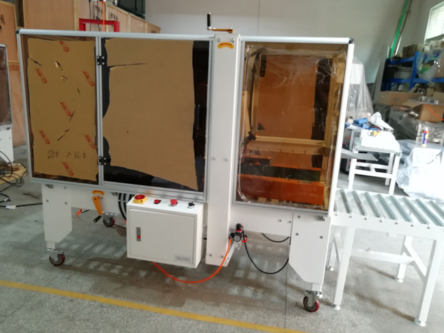 sigillatrice per cartoni.jpg