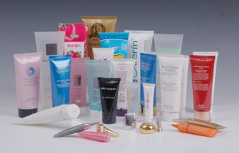 Macchina per il riempimento e la sigillatura di tubi di plastica.jpg