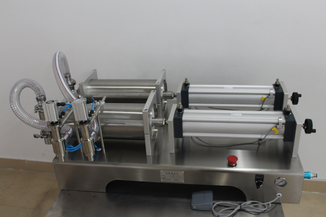 macchina riempitrice pneumatica semi automatica.jpg