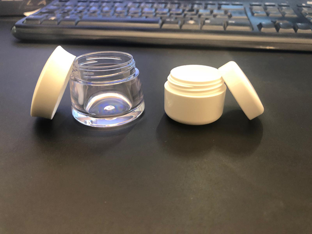 campioni di barattoli per tappatura