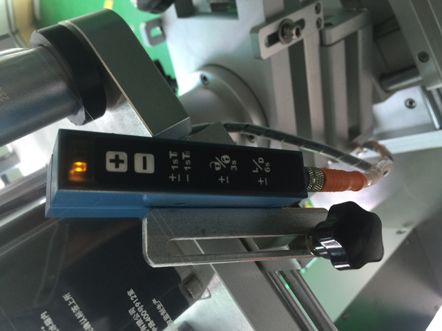 sensore per il rilevamento delle etichette transparent.jpg